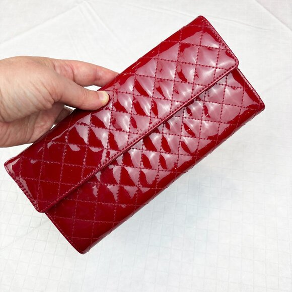 Aldo Red Quilted Patent Leather wallet / Wristlet Clutch - Picture 1 of 16